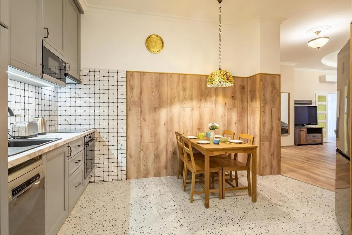 Pozsonyi Home By Stn Будапешт 0*,